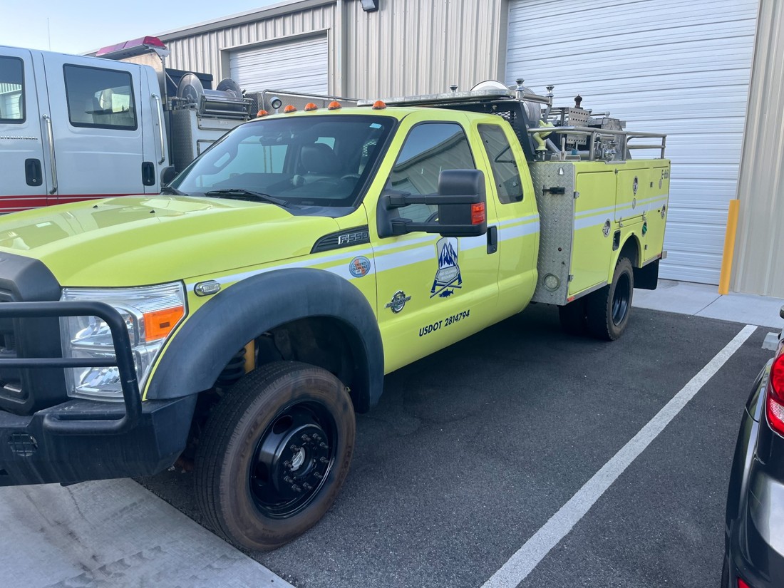 2011 Ford F550 - Image 5